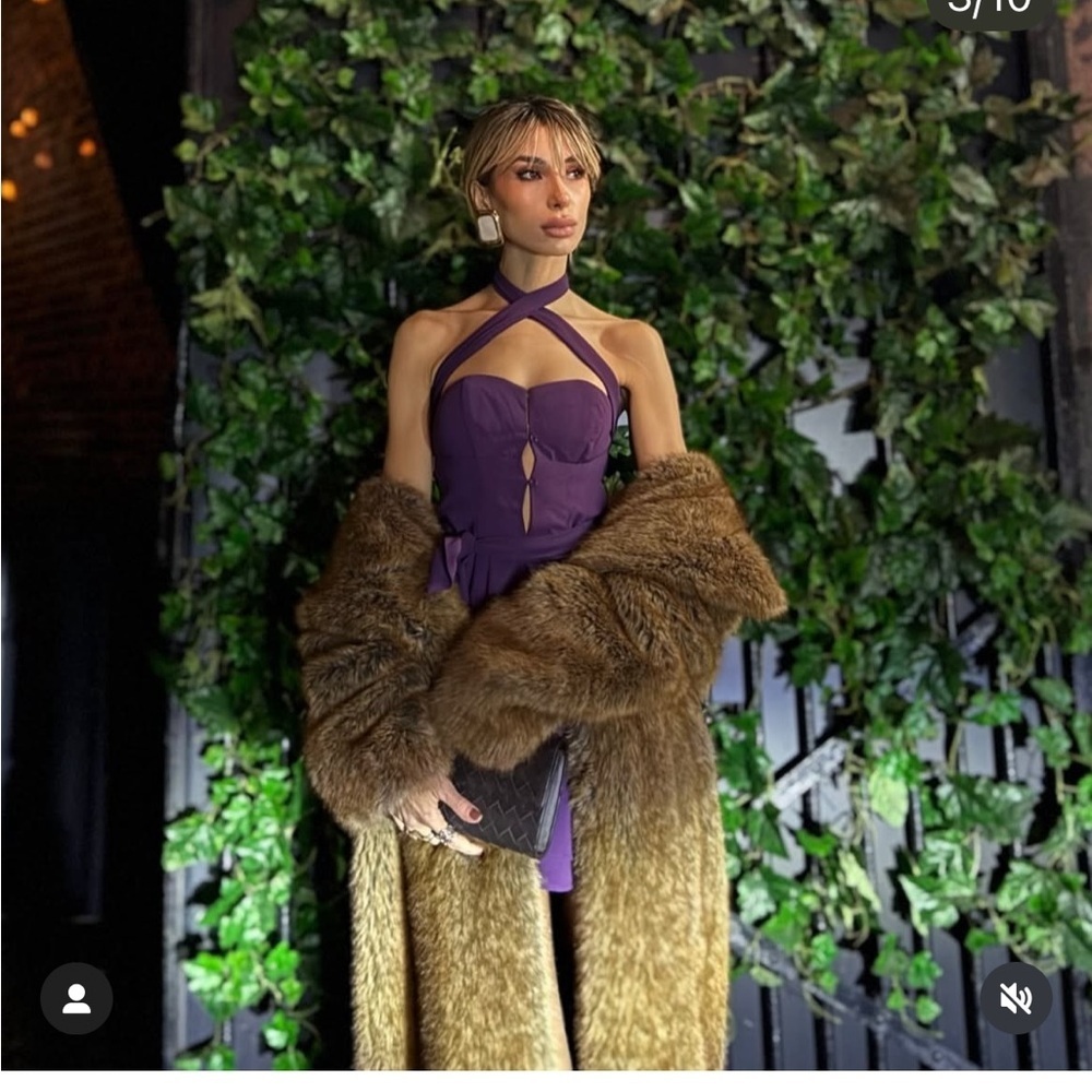 TREND NEW ZARA FAUX FUR COAT LIMIT EDITION
🚨firm price no discount no discount - Picture 13 of 16